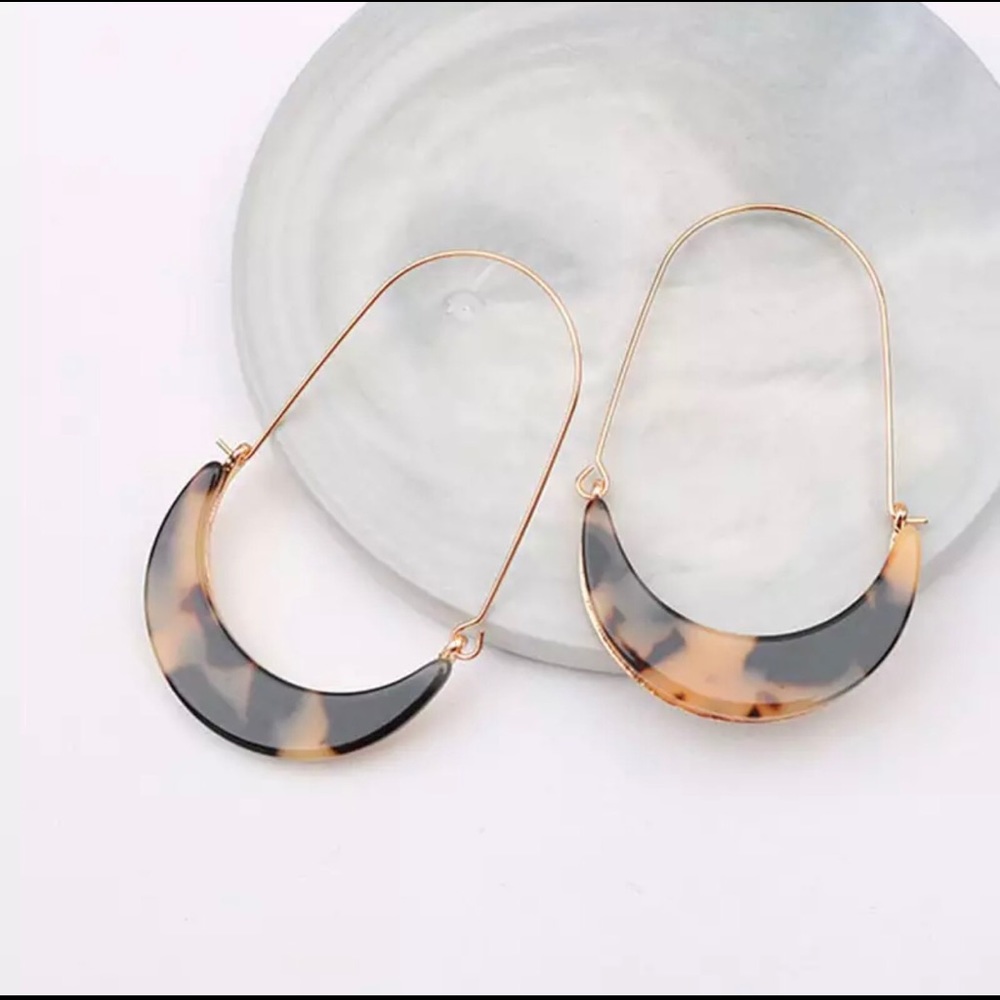 Leopard Tortoise Shell & Gold Hoop Earrings NWT